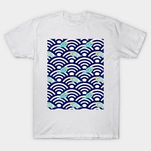 Fishes in seigaiha waves T-Shirt